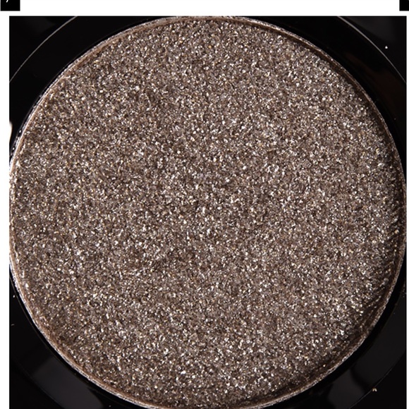 MAC Cosmetics Pressed Pigment Eyeshadow in Noblesse Oblige - Brand New In Box - Picture 2 of 9